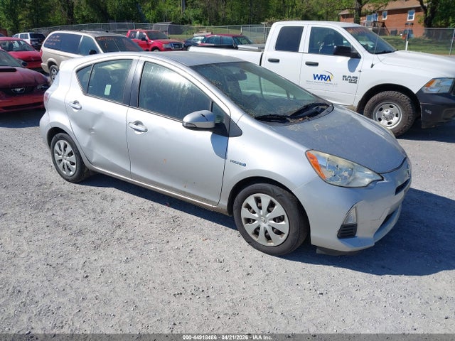 TOYOTA PRIUS C - 1
