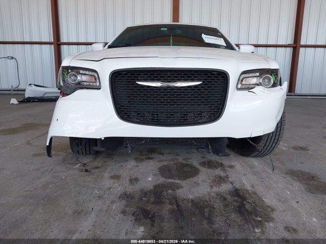 صورة مصغرة 21 لـ 2016 Chrysler 300 300S