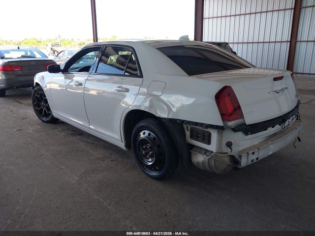 صورة 3 لـ 2016 Chrysler 300 300S