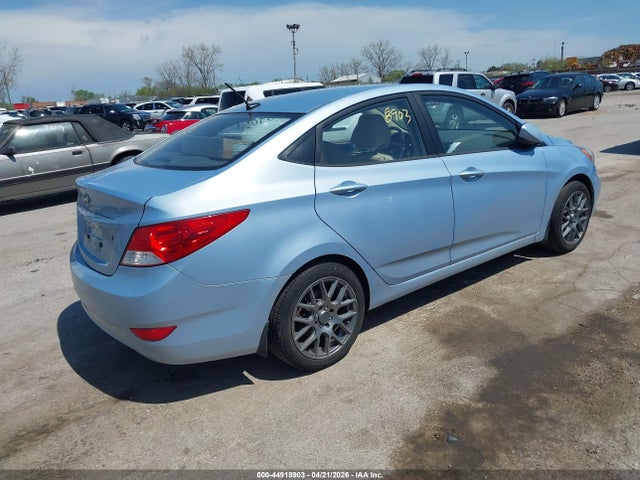 HYUNDAI ACCENT GLS - 4