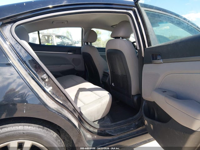 HYUNDAI ELANTRA SE - 8