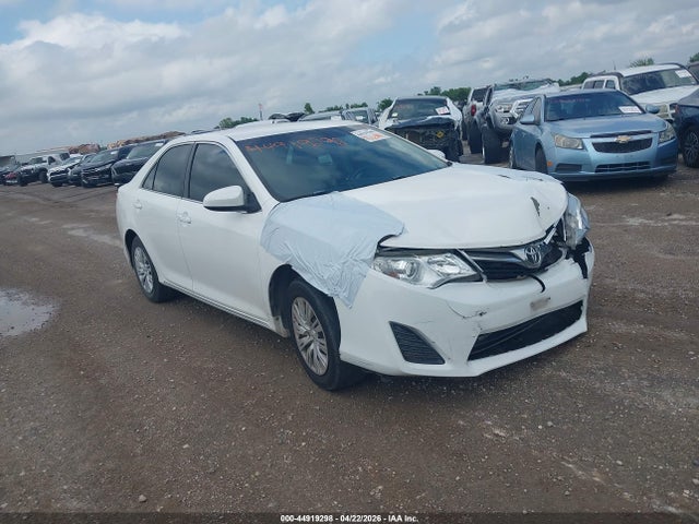 2014 TOYOTA CAMRY LE