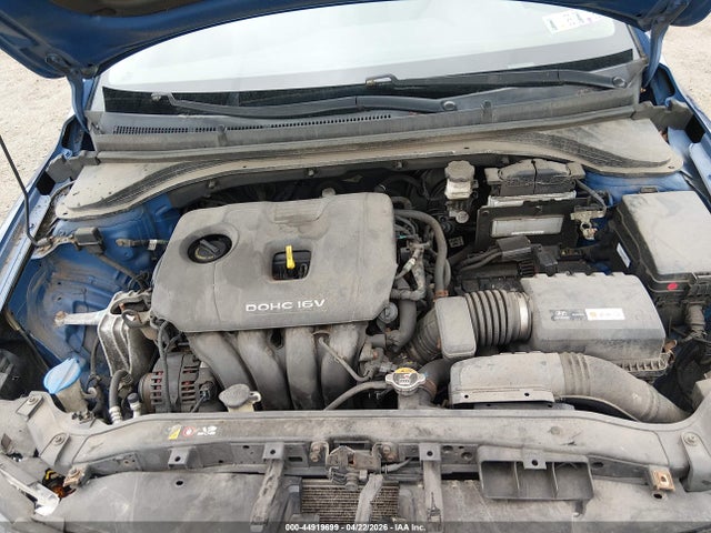 HYUNDAI ELANTRA - 10