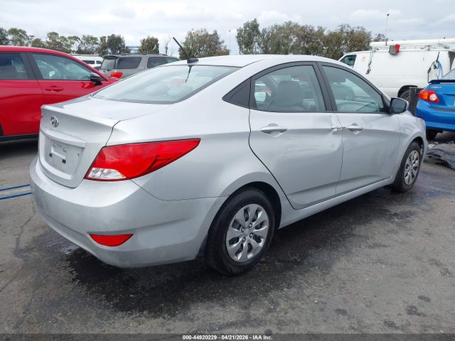 HYUNDAI ACCENT SE - 4