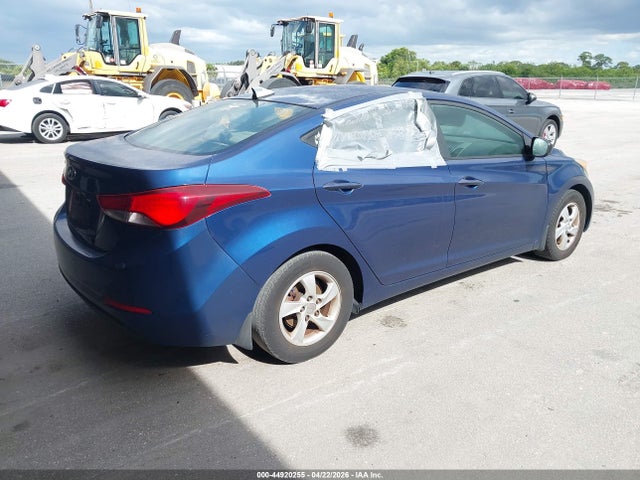 HYUNDAI ELANTRA SE - 4