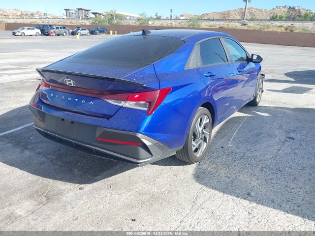 صورة 4 لـ 2025 Hyundai ELANTRA SEL SPORT
