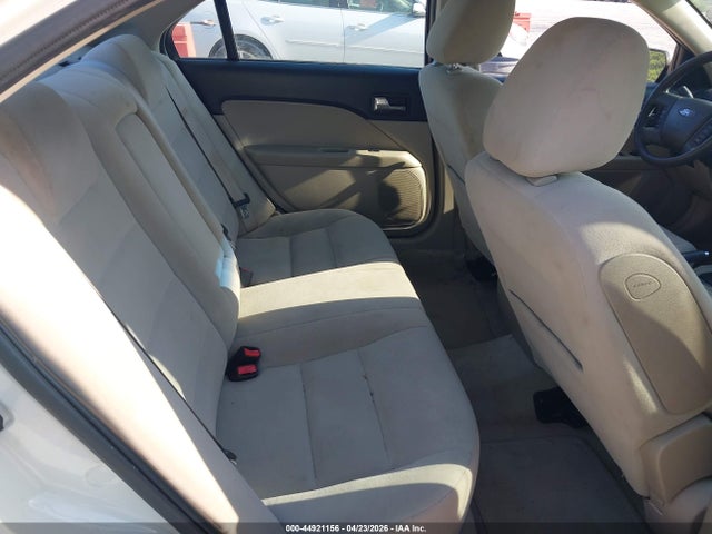 FORD FUSION SE - 8