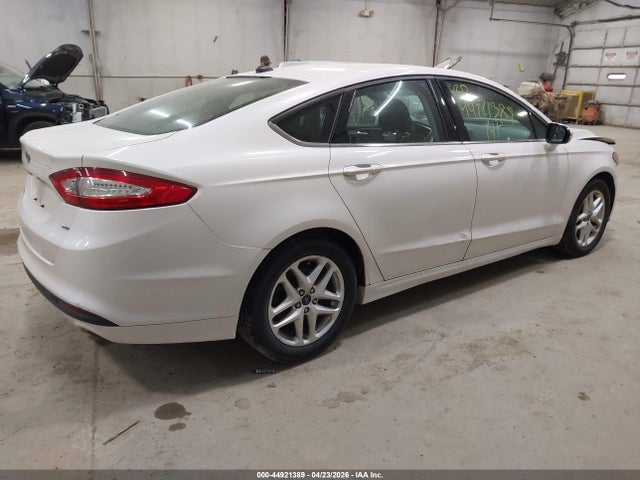 FORD FUSION SE - 4