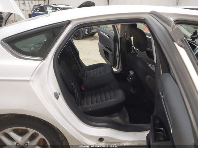 FORD FUSION SE - 8