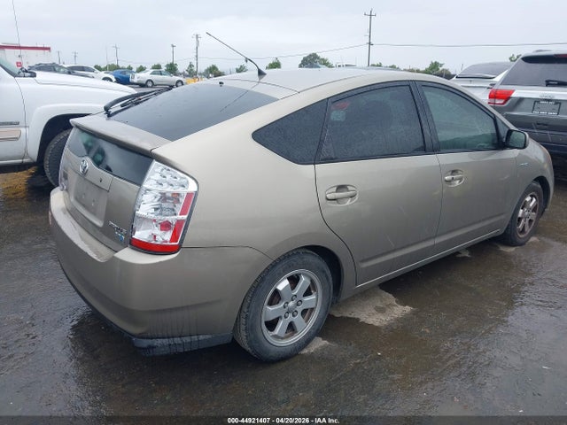 TOYOTA PRIUS - 4