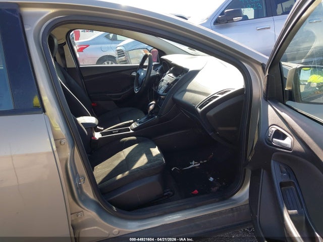 FORD FOCUS SE - 5