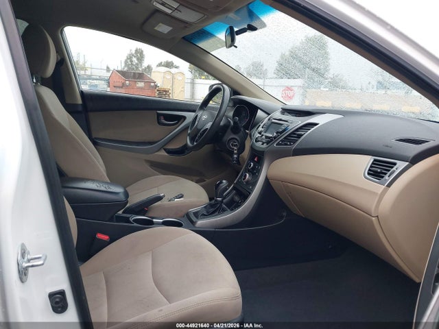 HYUNDAI ELANTRA SE - 5