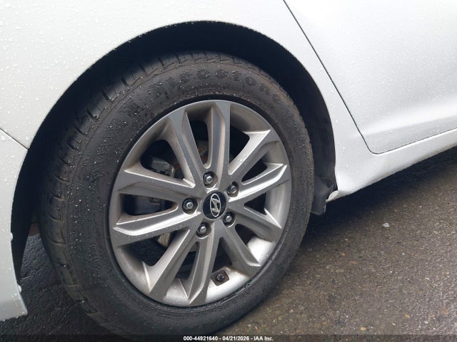 HYUNDAI ELANTRA SE - 6