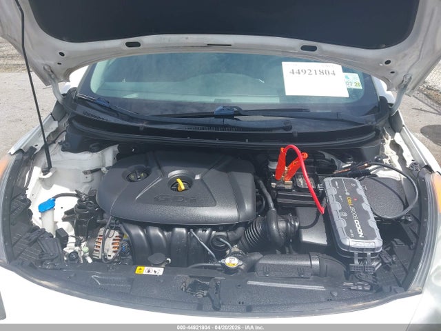 HYUNDAI ELANTRA - 10