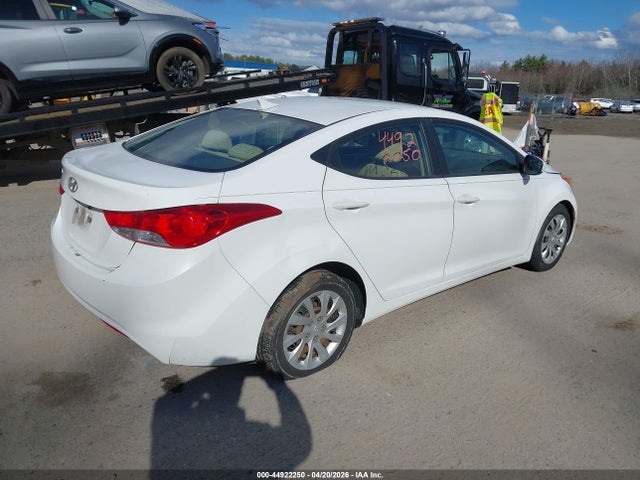 HYUNDAI ELANTRA GLS - 4