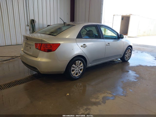 KIA FORTE EX - 4
