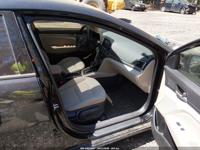 HYUNDAI ELANTRA VALUE EDITION - 5