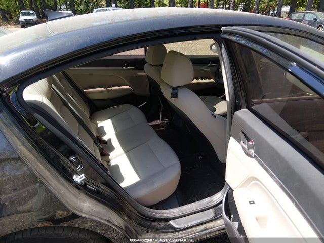 HYUNDAI ELANTRA VALUE EDITION - 8