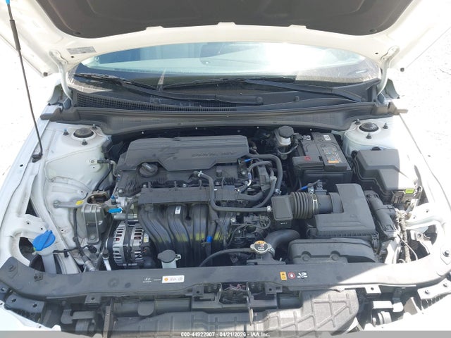 HYUNDAI ELANTRA LIMITED - 10