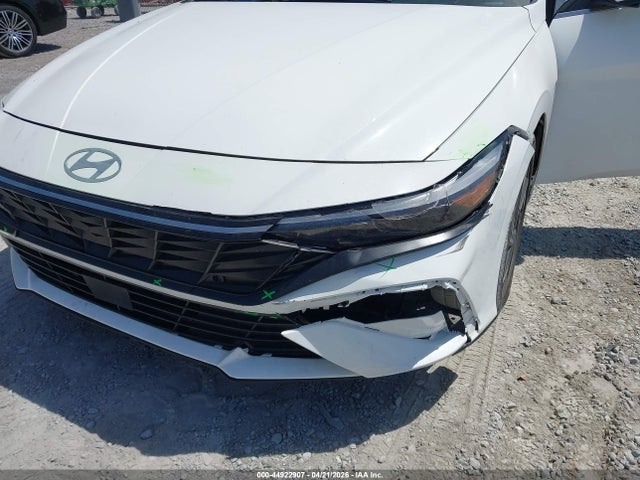 HYUNDAI ELANTRA LIMITED - 6