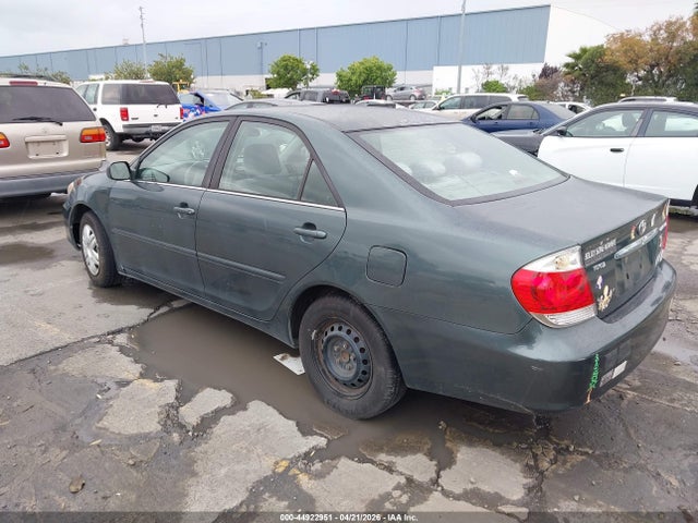 TOYOTA CAMRY - 3