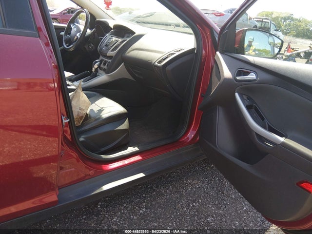 FORD FOCUS SE - 5