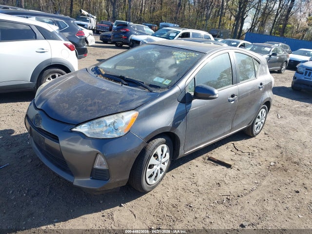 TOYOTA PRIUS C - 2