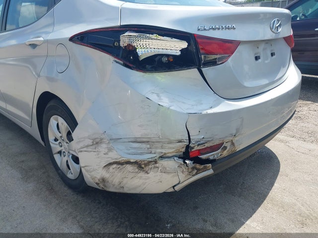 2016 Hyundai ELANTRA SE — фото 6