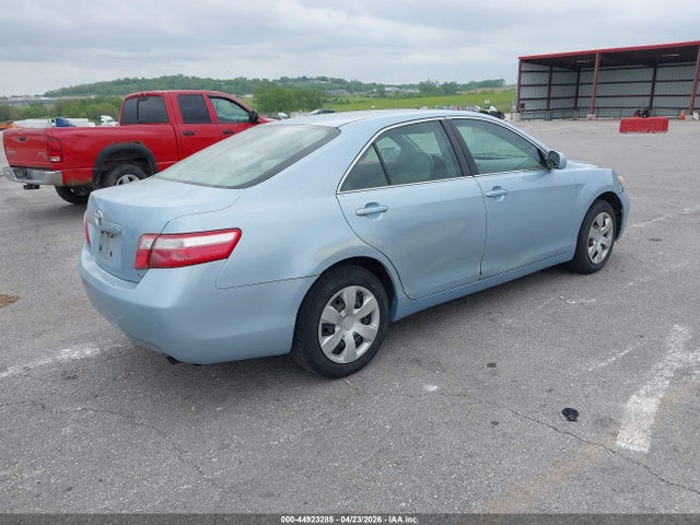 TOYOTA CAMRY - 4