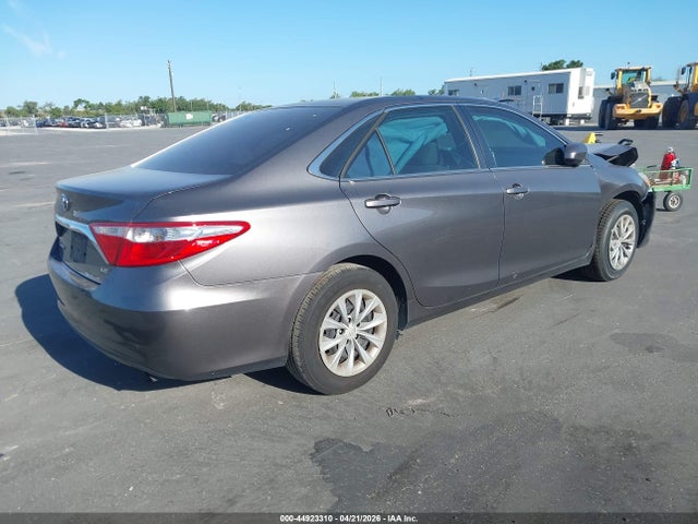 TOYOTA CAMRY - 4