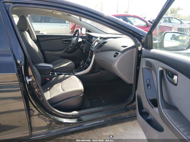 HYUNDAI ELANTRA SE - 5