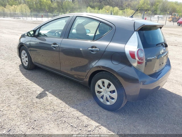 TOYOTA PRIUS C - 3