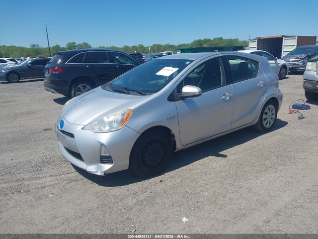 TOYOTA PRIUS C - 2