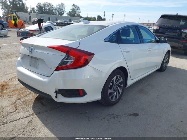 2018 Honda CIVIC EX — фото 4