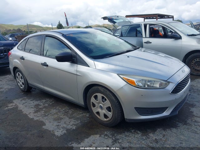 2017 Ford Focus, VIN: 1FADP3E21HL314880
