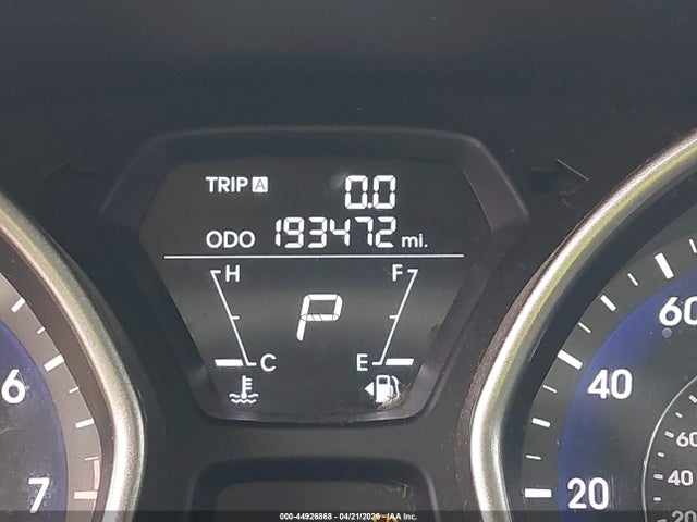 HYUNDAI ELANTRA GLS - 7