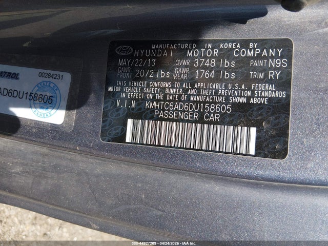 HYUNDAI VELOSTER BASE W/BLACK - 9