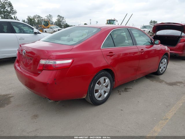 TOYOTA CAMRY - 4