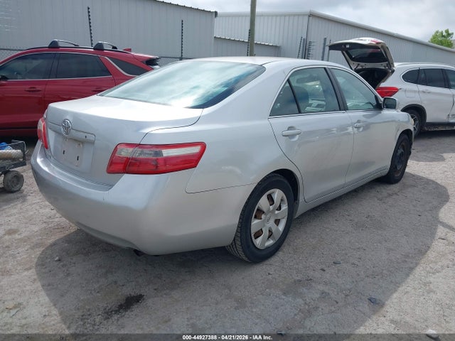 TOYOTA CAMRY - 4