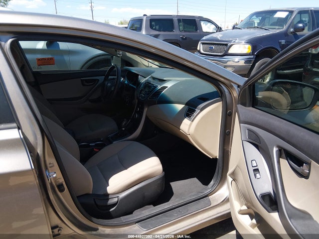 HYUNDAI ELANTRA SE - 5