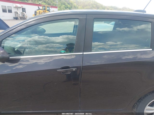 CHEVROLET SONIC LT AUTO - 6