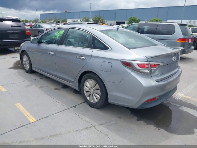 HYUNDAI SONATA HYBRID SE - 3
