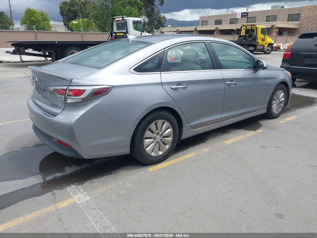 HYUNDAI SONATA HYBRID SE - 4