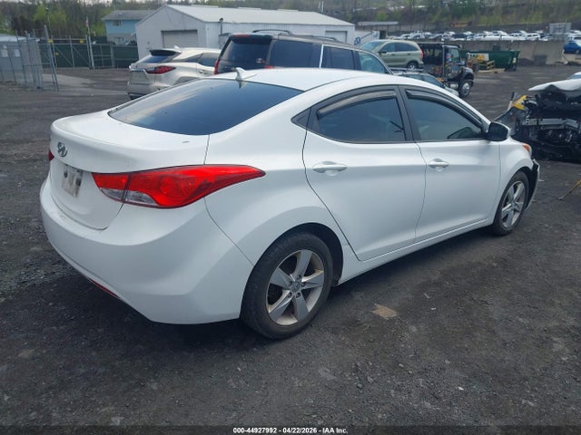 HYUNDAI ELANTRA GLS - 4