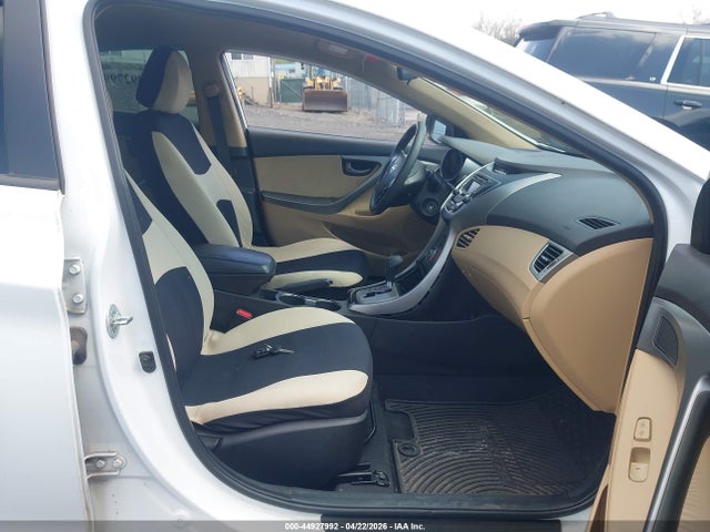 HYUNDAI ELANTRA GLS - 5