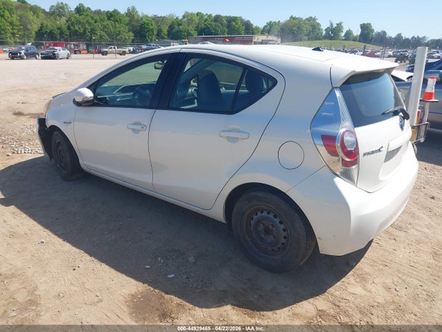 TOYOTA PRIUS C - 3