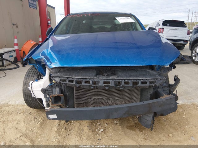 HYUNDAI ELANTRA SE - 6