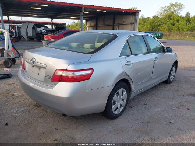 TOYOTA CAMRY - 4
