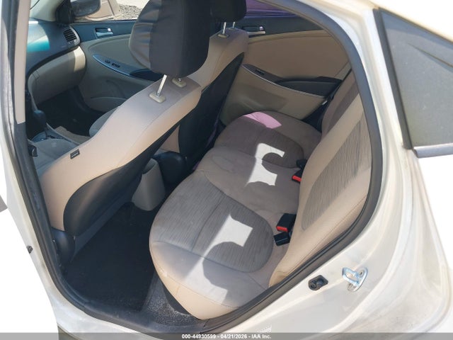 HYUNDAI ACCENT SE - 8