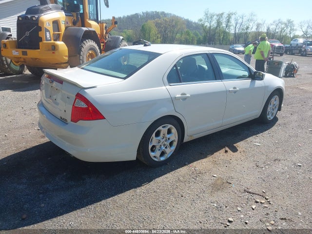 FORD FUSION SE - 4